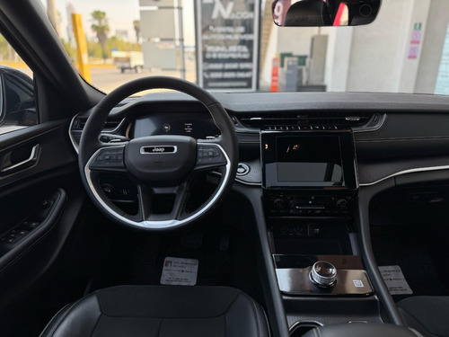 Jeep Grand Cherokee ALTITUDE V6 4X2