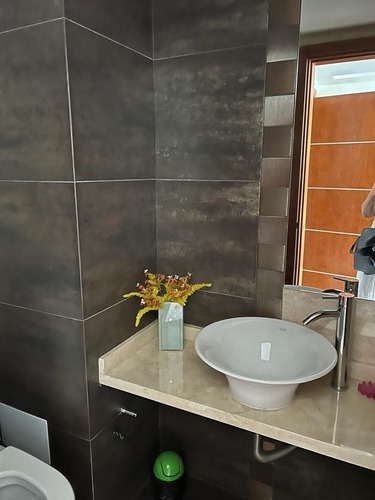 Imagen 14 de 16 de Apartamento En Venta De 2 Dormitorios En Playa Mansa (ref: Lij-5722)