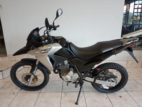 Imagen 5 de 17 de Honda Xre 300 M.2021