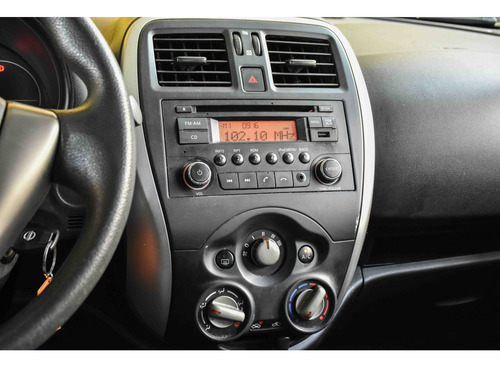 Nissan March 1.6 SV 16V FLEX 4P MANUAL