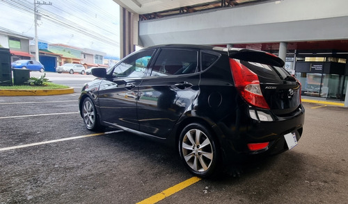 Imagen 4 de 6 de Hyundai Accent, Modelo 2013