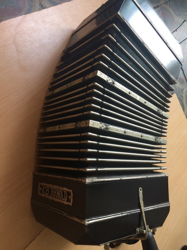 Bandoneon Cromatico Cb Arnold Negro Estuche Cuero (Usado)