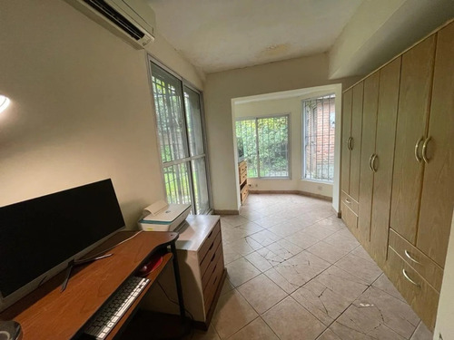Venta Casa Con Jardin San Miguel, Excelente Ubicacion!