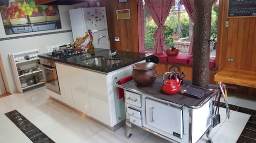 Excelente Casa En Bahía Chila Con Lancha Incluida