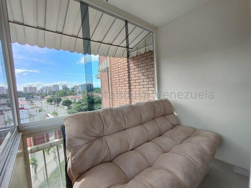 Apartamento En Venta San Jacinto Maracay 24-10969 Ec