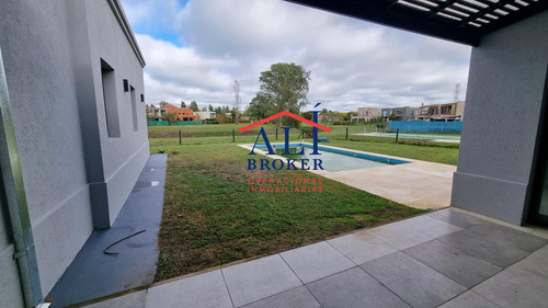 Casa En Altos De Campo Grande