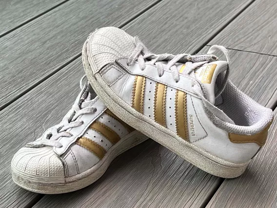 Zapatillas adidas Talle28 Blancas Y Doradas Superstar Usadas