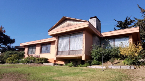 Casa Amplia Y Solida En Gran Terreno, Excelente Ubicación