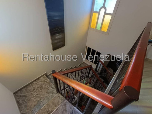 25-13114 Casa En Venta, Urb. Lourdes, Maracay Mord