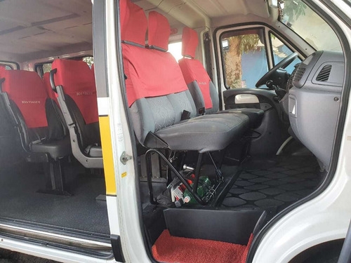 Imagem 12 de 15 de Peugeot Boxer Minibus 2015 16 Lugares T Baixo Completa