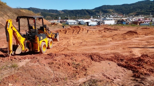 Imagem 3 de 5 de Aluguel De Mini Máquina Escavadeira Hidráulica Jcb 1 Cx