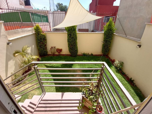 Casa En Venta En Floresta Coyoacan.