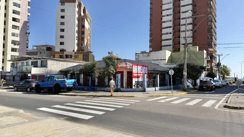 Arriendo Comercial Esquina | 441 M² | Playa Cavancha | Iqq