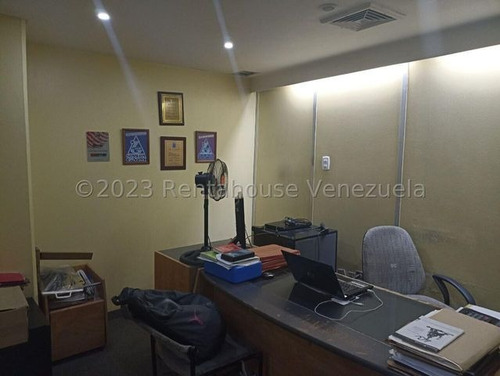 Ana Torres. Local Comercial En Venta 24-5839 En El Valle