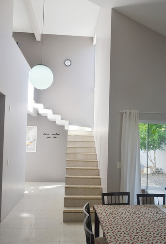 Imagem 10 de 14 de Linda Casa No Bairro Floresta | 1 Suíte + 2 Dormitórios | 220 M² | Averbada Aceita Financiamento - Sa01718 - 68851503