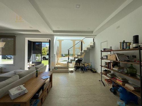 Venta Casa A La Laguna