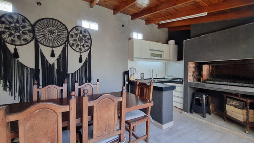 Casa 5 Ambientes Pileta Lavadero Cochera Y Quincho