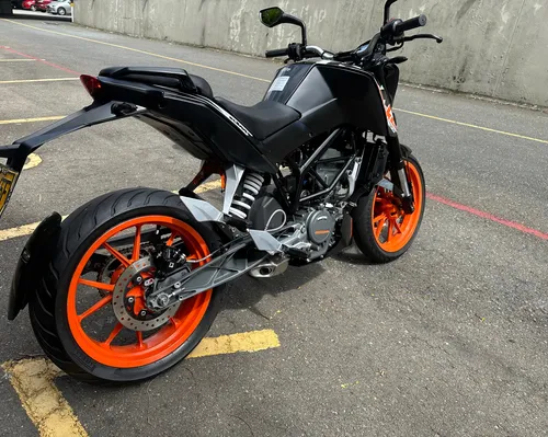 Se Vende Ktm Duke 200, Modelo 2021, 22.000kms Originales Úni