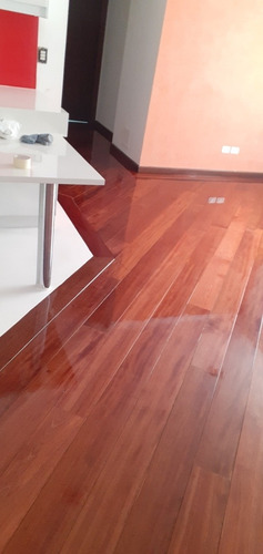 Imagen 3 de 10 de Instalacion De Piso De Madera Piso Flotante Pulida Sin Polvo