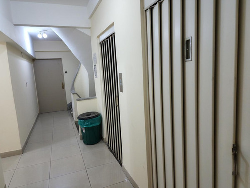 Imagen 12 de 14 de Oficina Con Baño Privado - Tribunales
