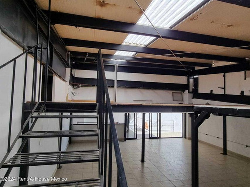 Plaza Comercial En Venta En Xochimilco Av ProLG Division Del Norte 24-3457 Cr