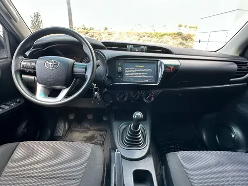 Toyota Hilux 2.7 Cabina Doble Sr Mt