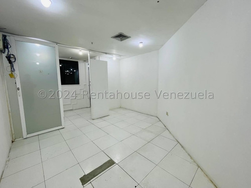 Oficina Comercial En La Iconica Y Prestigiosa Torre Sindoni De Maracay 24-24034 Irrr