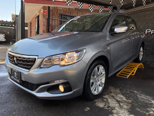 Peugeot 301 1.6 Allure At