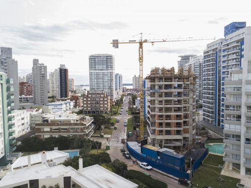 Venta De Apartamento 1 Dormitorio En Playa Brava