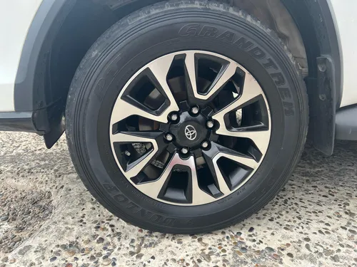 Toyota Fortuner 2.4 Turbo Diesel Motor : 2.4 Modelo : 2020