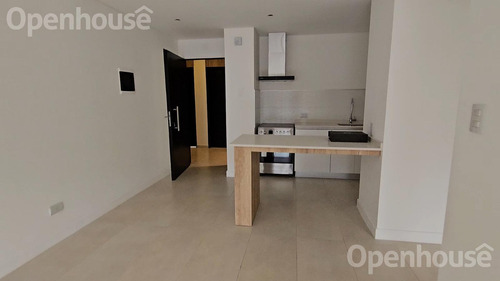 Departamento 2 Ambientes Con Balcon En Alquiler. Complejo Milaires