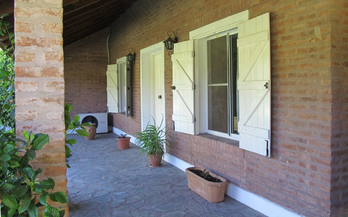 Casaquinta Chalet Tradicional En Dos Plantas En Venta