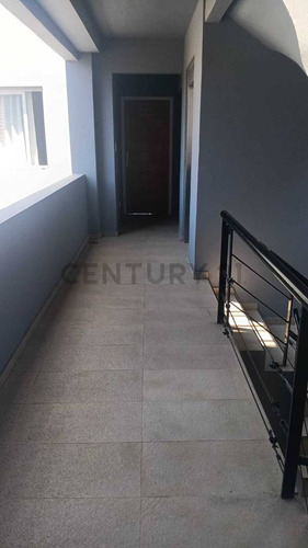 Venta Depto 2 Ambientes Con Cochera Cubierta En Martinez