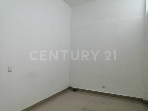 Local Comercial En Renta En Avenida Gonzalitos, Monterrey, Nuevo León