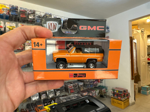 M2 Machines Auto - Thentics 1973 Gmc Jimmy Sierra 4x4 C/acri
