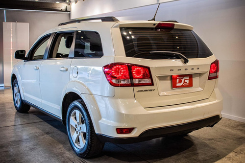 Imagen 3 de 15 de Dodge Journey 2.4n Se At 7 As 142.000km 2013 Blanco