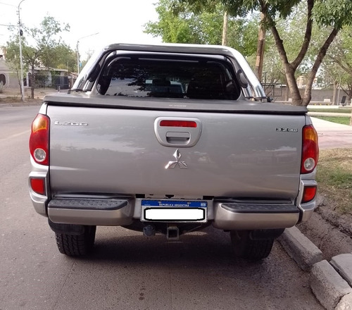 Imagen 4 de 7 de Mitsubishi L-200 3.2 Di-d D/cab 4x4 Triton Automática