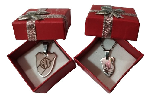 Escudo Y Cadena De Acero Quirúrgico River Plate Caja Regalo