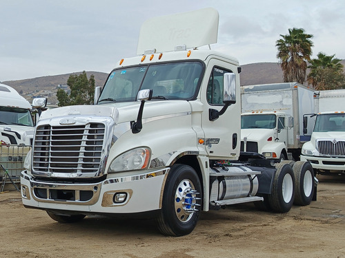 Camion Importado Para Placas Federales Especial Para Volteo