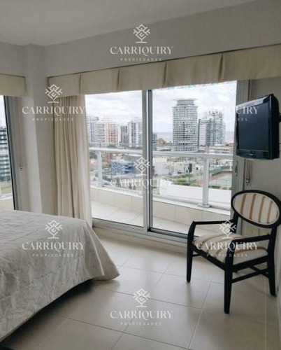 Imagen 8 de 13 de Apartamento En Alquiler Temporario Playa Mansa 3 Dormitorios