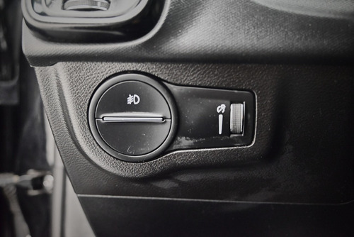 Imagen 12 de 18 de Fiat Toro 1.8 Freedom Dc Mt