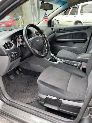 Imagen 7 de 10 de Ford Focus Sincrónico