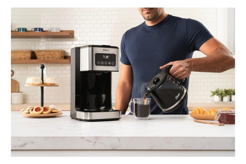 Cafetera De Goteo Programable 12tz Táctil 800w Oster 2196292 Plateado