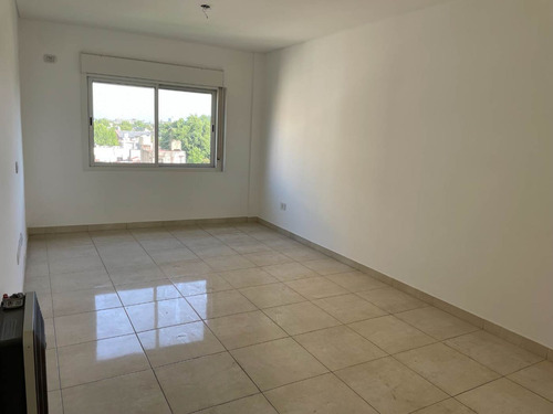 Venta Departamento 3 Amb Con Balcon Saenz Peña