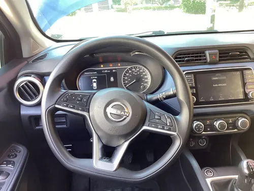 Nissan Versa 1.6 Advance Mt