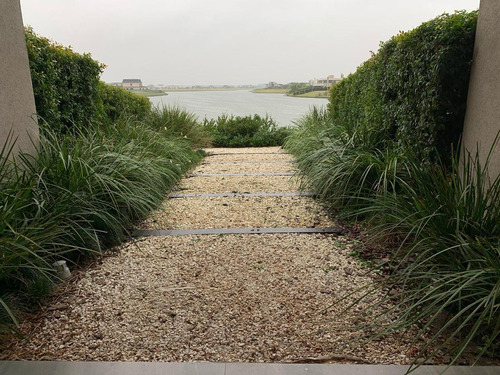 Venta Depto.3 Amb. Sobre El Lago Central En Acqua Golf, Nordelta
