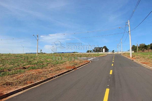 Imagem 4 de 10 de Terrenos - Ref: V1538