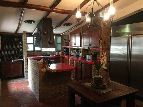Imagen 2 de 7 de Bella Casa De Estilo Rustico En Naguanagua Foc-1066