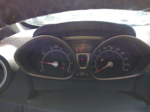 Ford Fiesta Kinetic Design 1.6 Design Titanium 2013