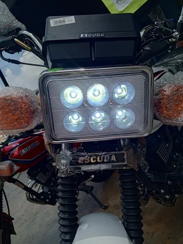 Moto Escuda Hero 150